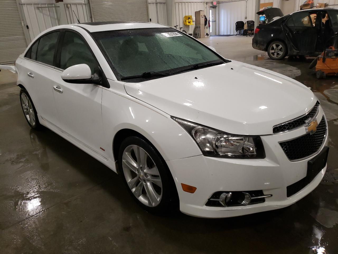 VIN 1G1PG5SB6E7197852 2014 CHEVROLET CRUZE no.4