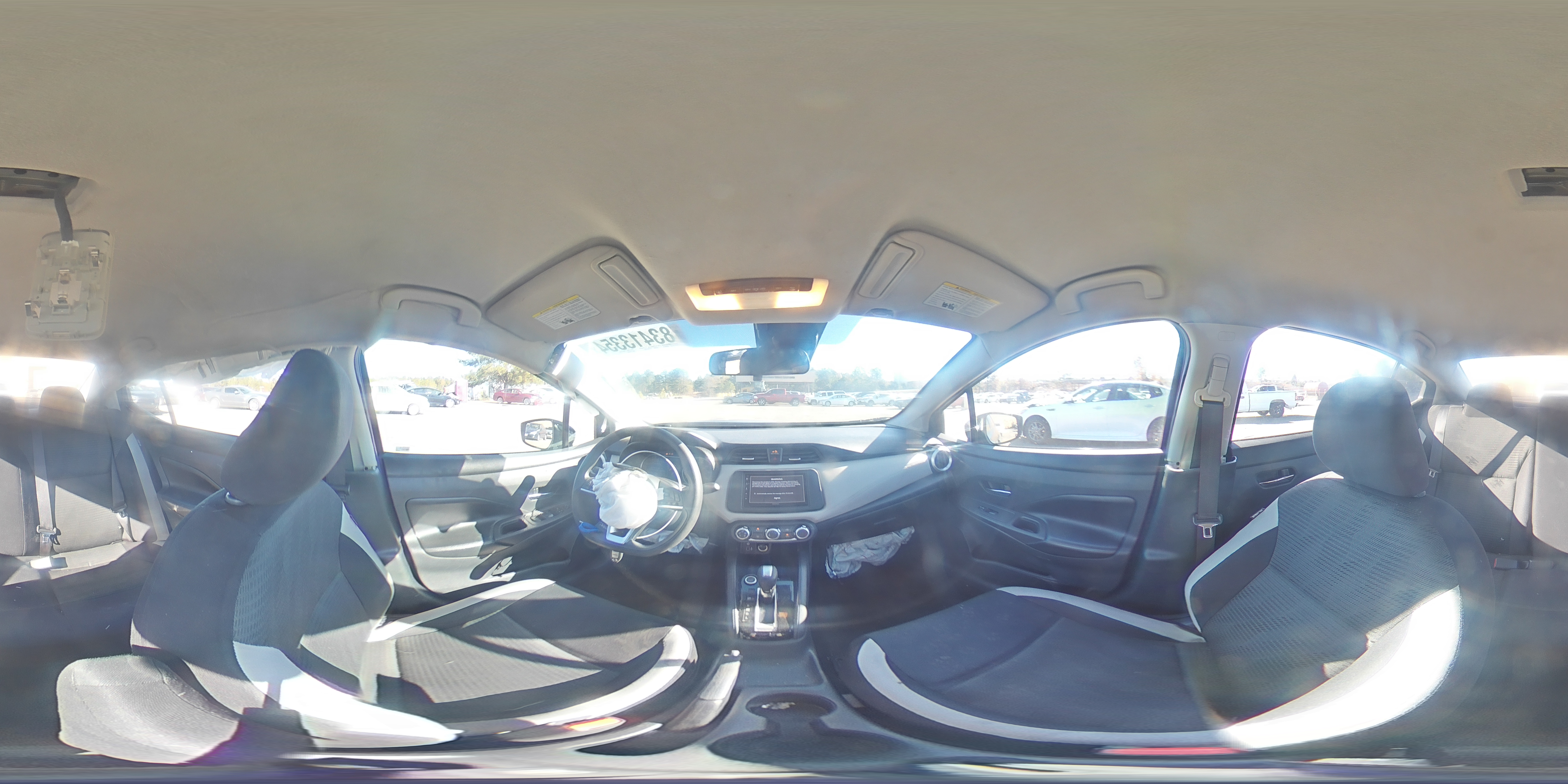 2020 Nissan Versa - Image 12