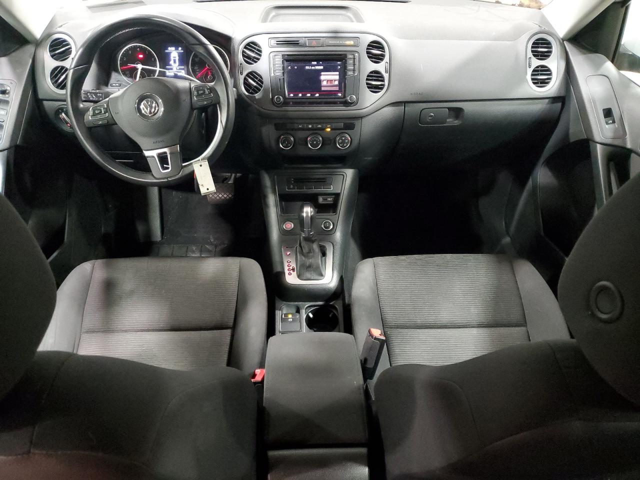 2017 Volkswagen Tiguan - Image 8