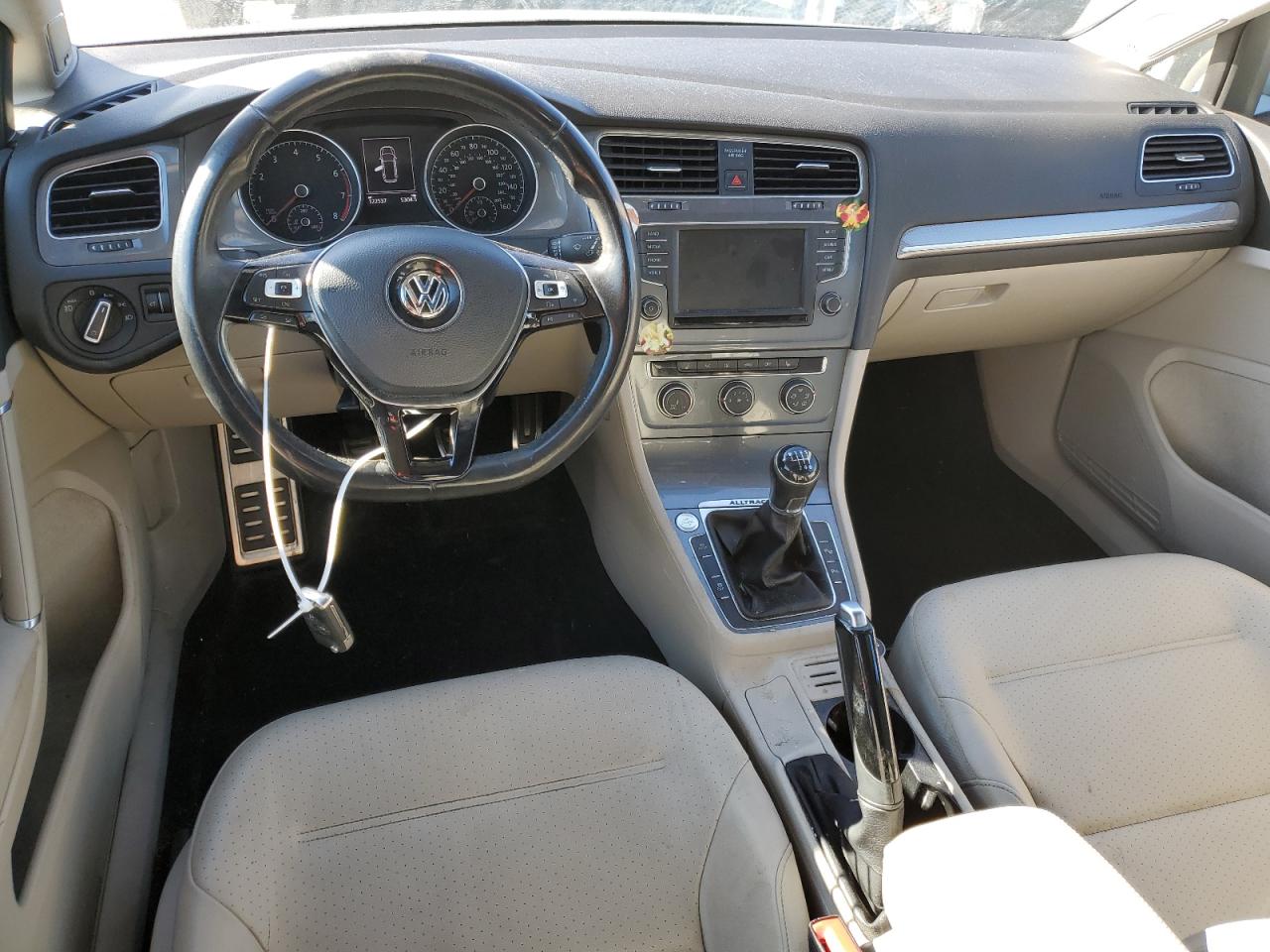 2017 Volkswagen Golf - Image 8