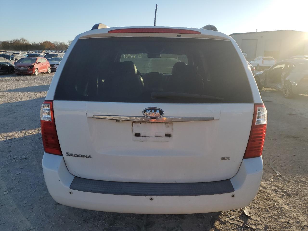 2010 Kia Sedona - Image 6