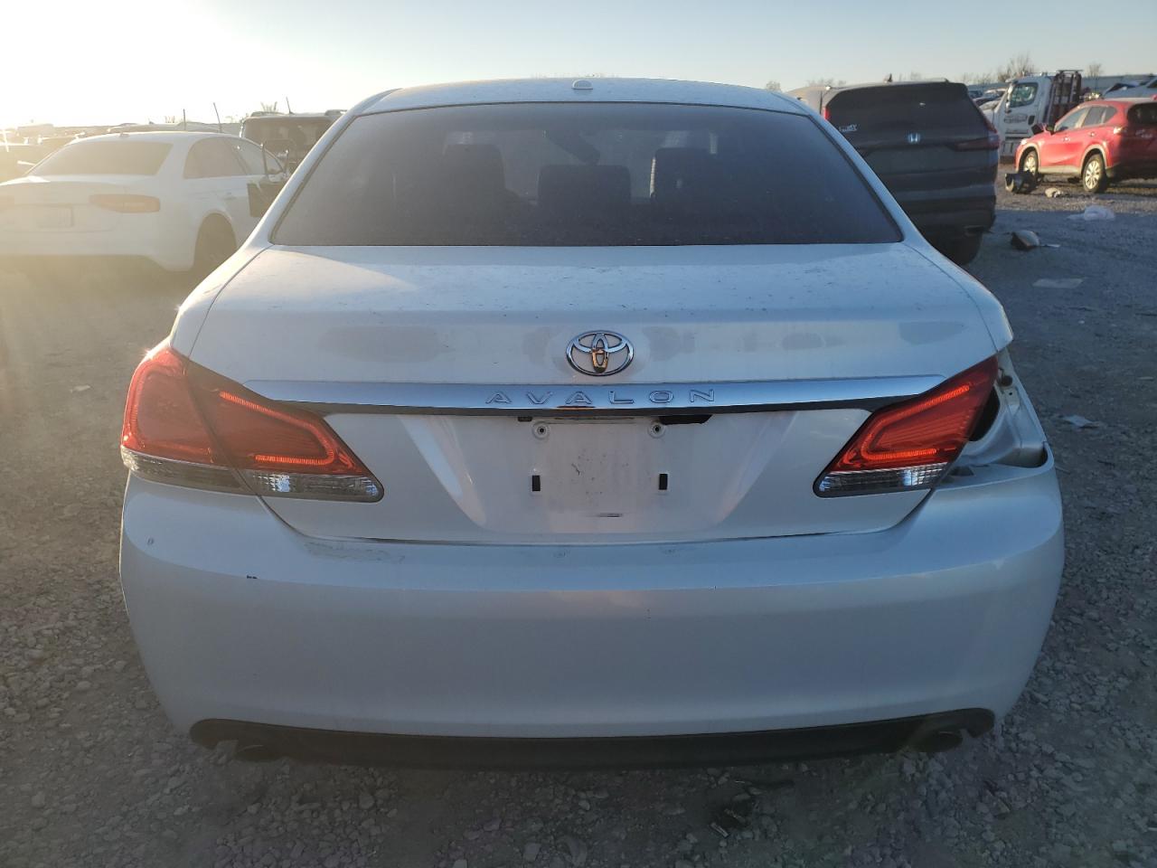 2012 Toyota Avalon - Image 6