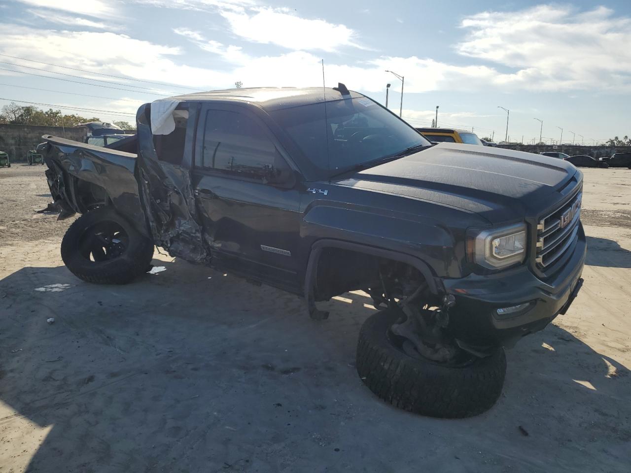 2018 GMC Sierra - Image 4