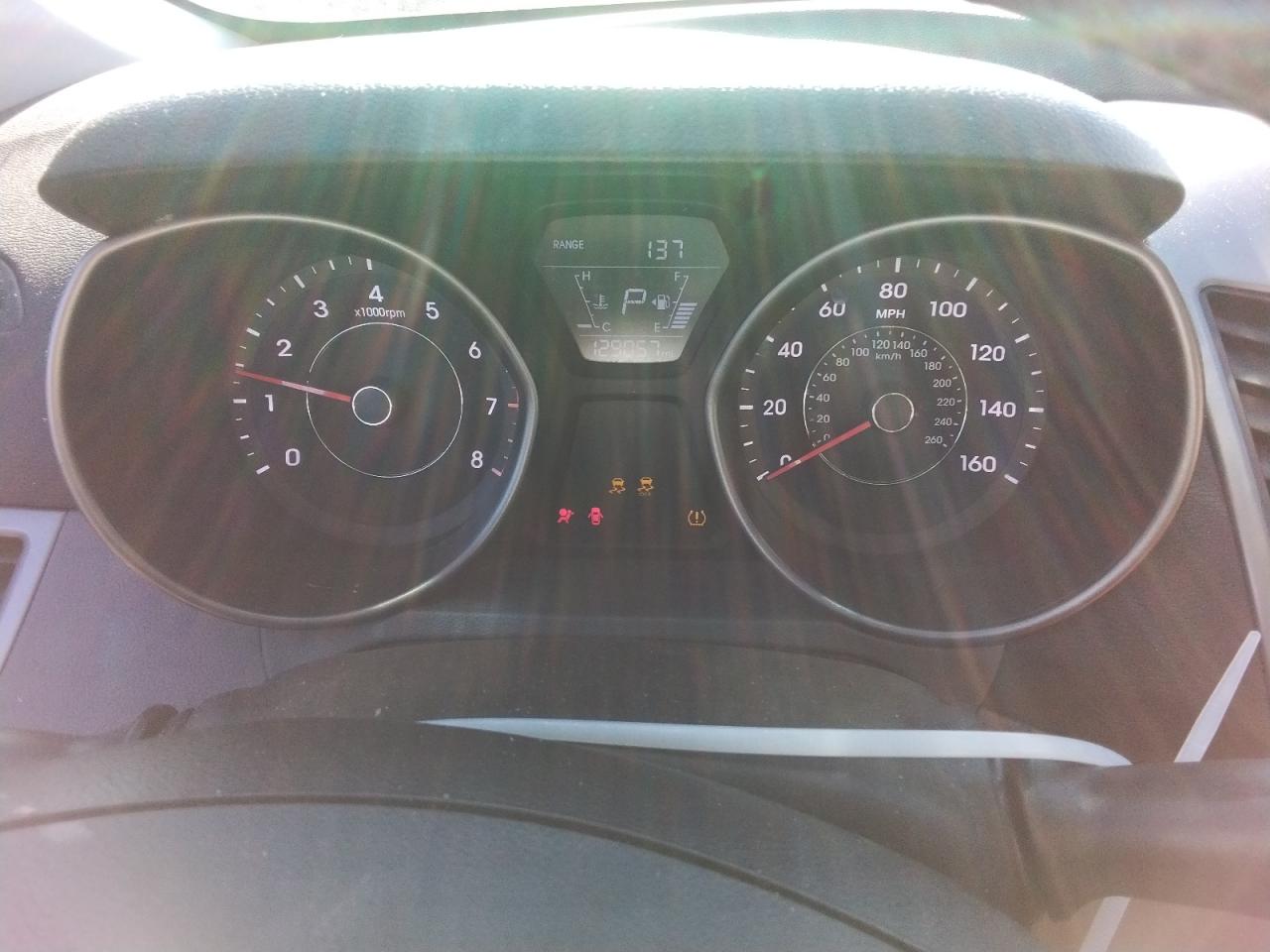 2014 Hyundai Elantra - Image 9