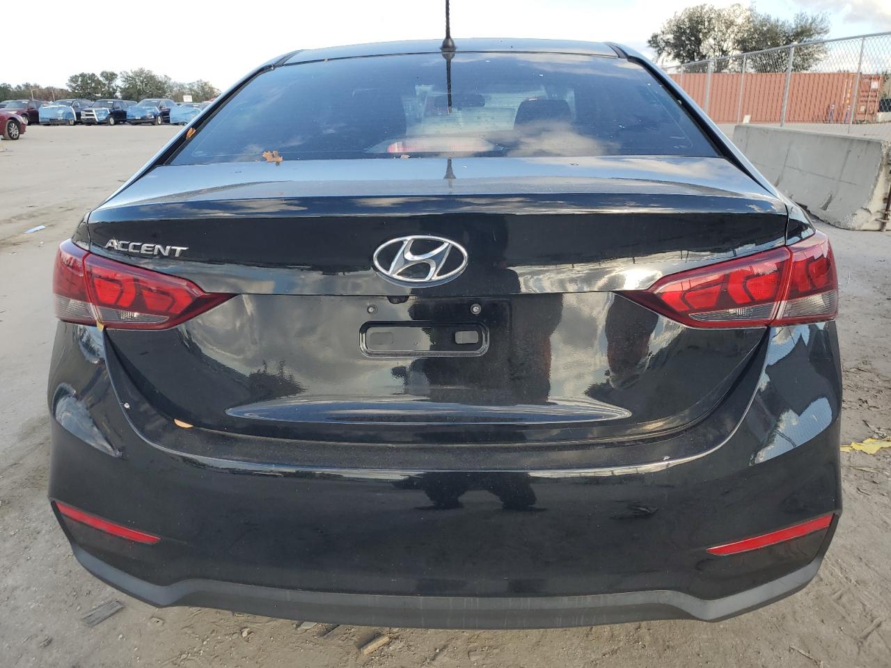 VIN 3KPC24A30JE031118 2018 HYUNDAI ACCENT no.6