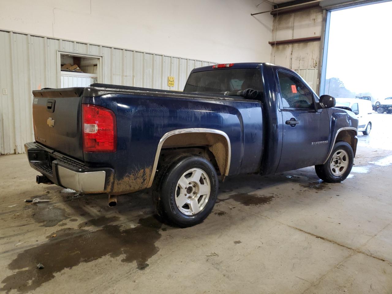 2009 Chevrolet Silverado - Image 3