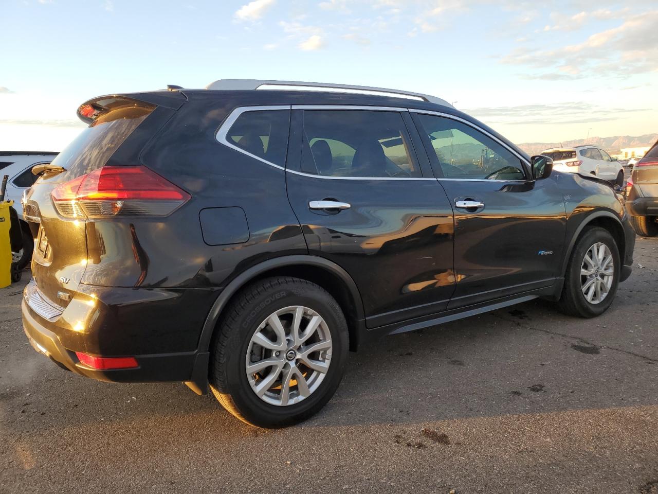 2017 Nissan Rogue - Image 3