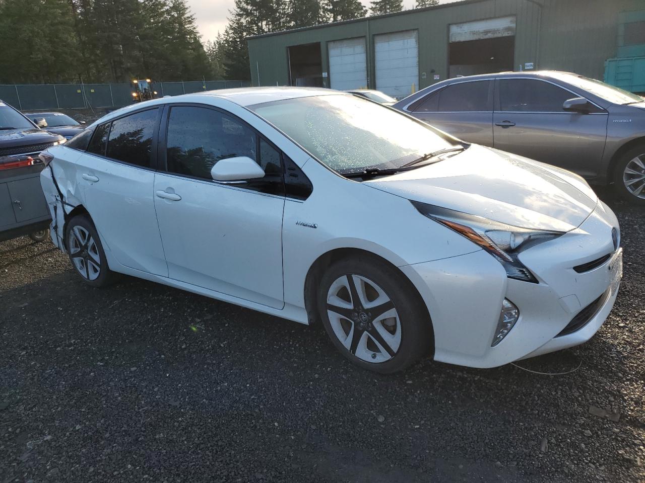 VIN JTDKARFU6G3016586 2016 TOYOTA PRIUS no.4