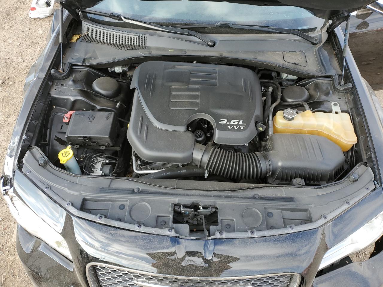 2019 Chrysler 300 - Image 13
