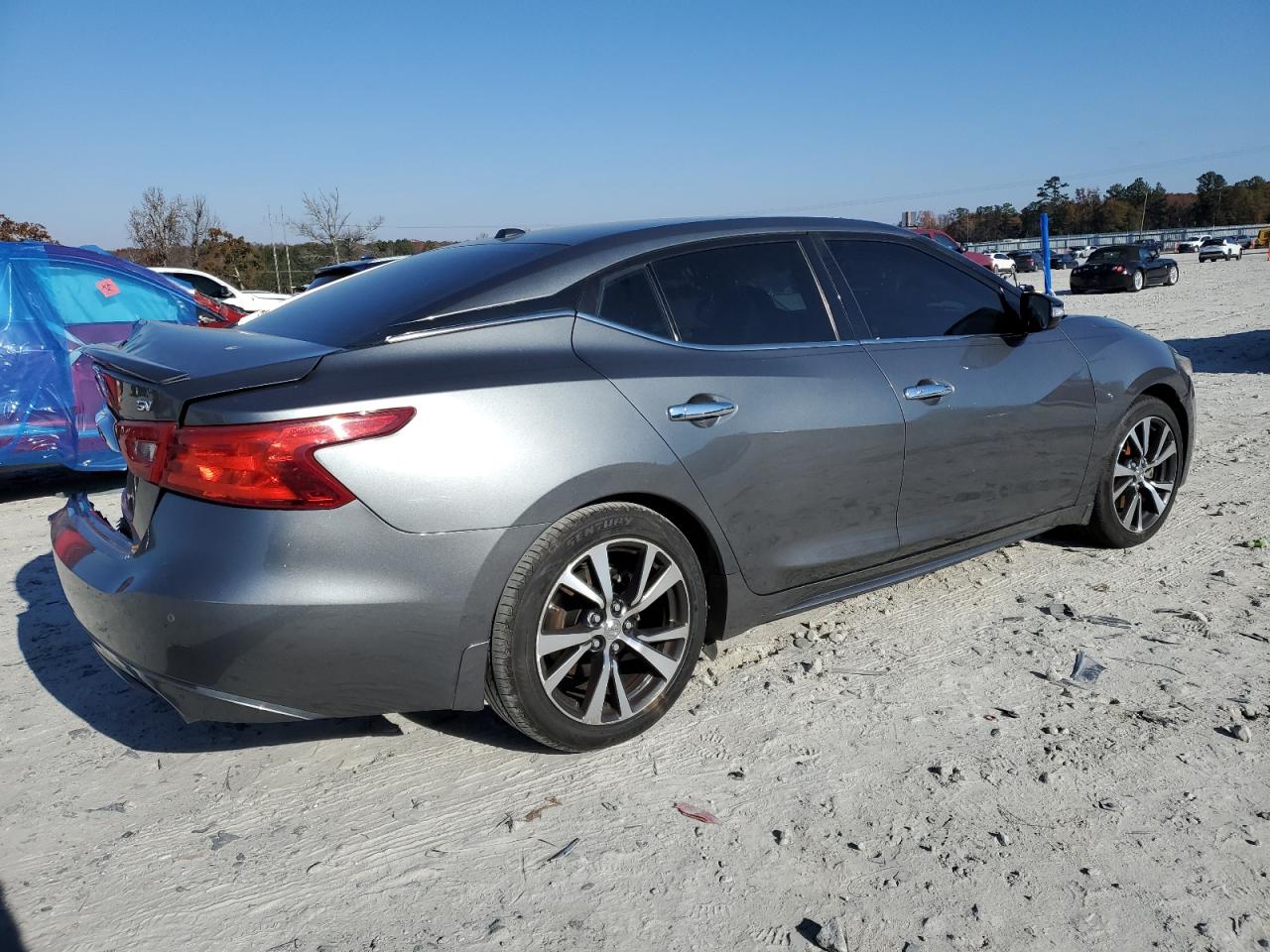2016 Nissan Maxima - Image 3
