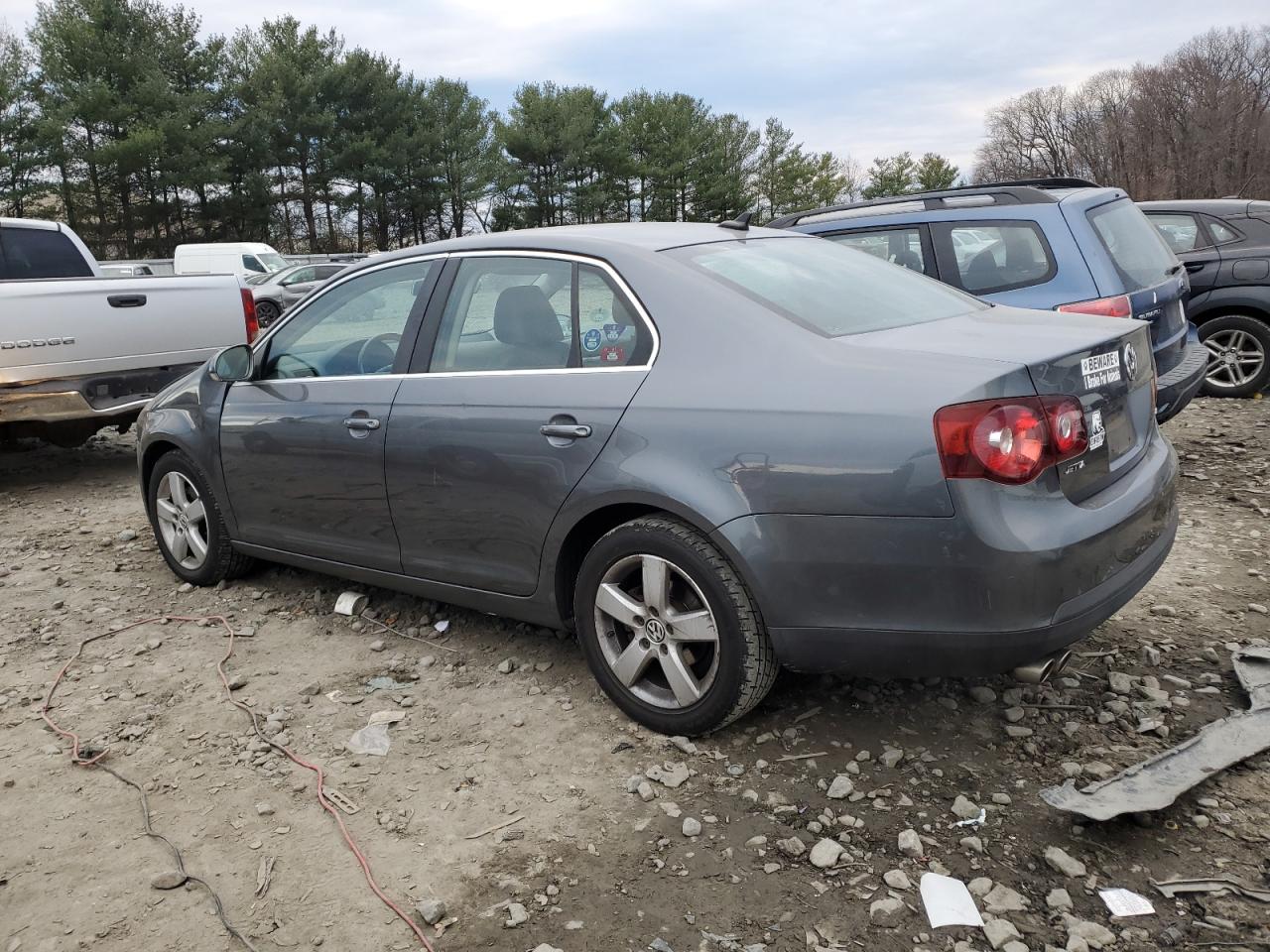 2009 Volkswagen Jetta - Image 2