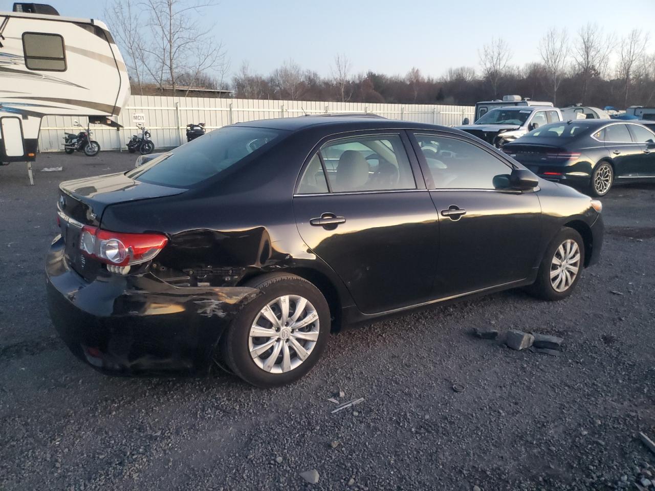 VIN 2T1BU4EE8DC923184 2013 TOYOTA COROLLA no.3