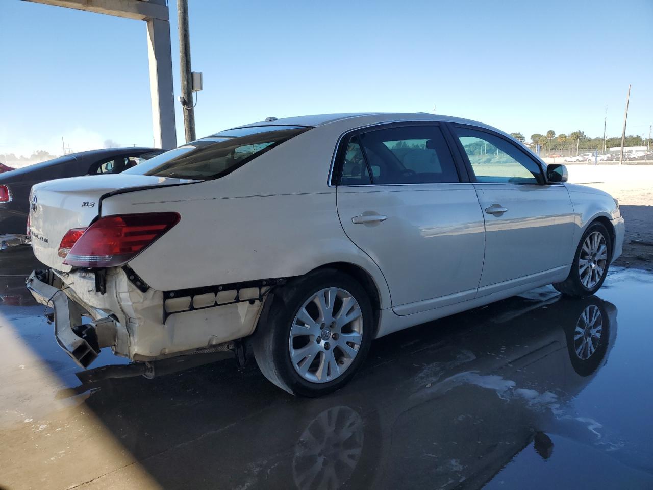 2009 Toyota Avalon - Image 3