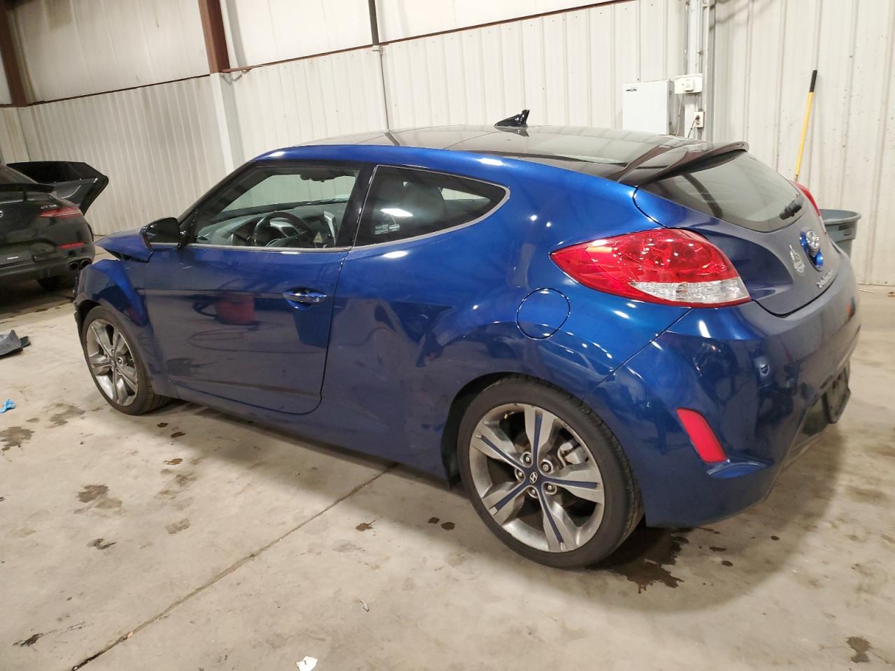 2017 Hyundai Veloster - Image 2