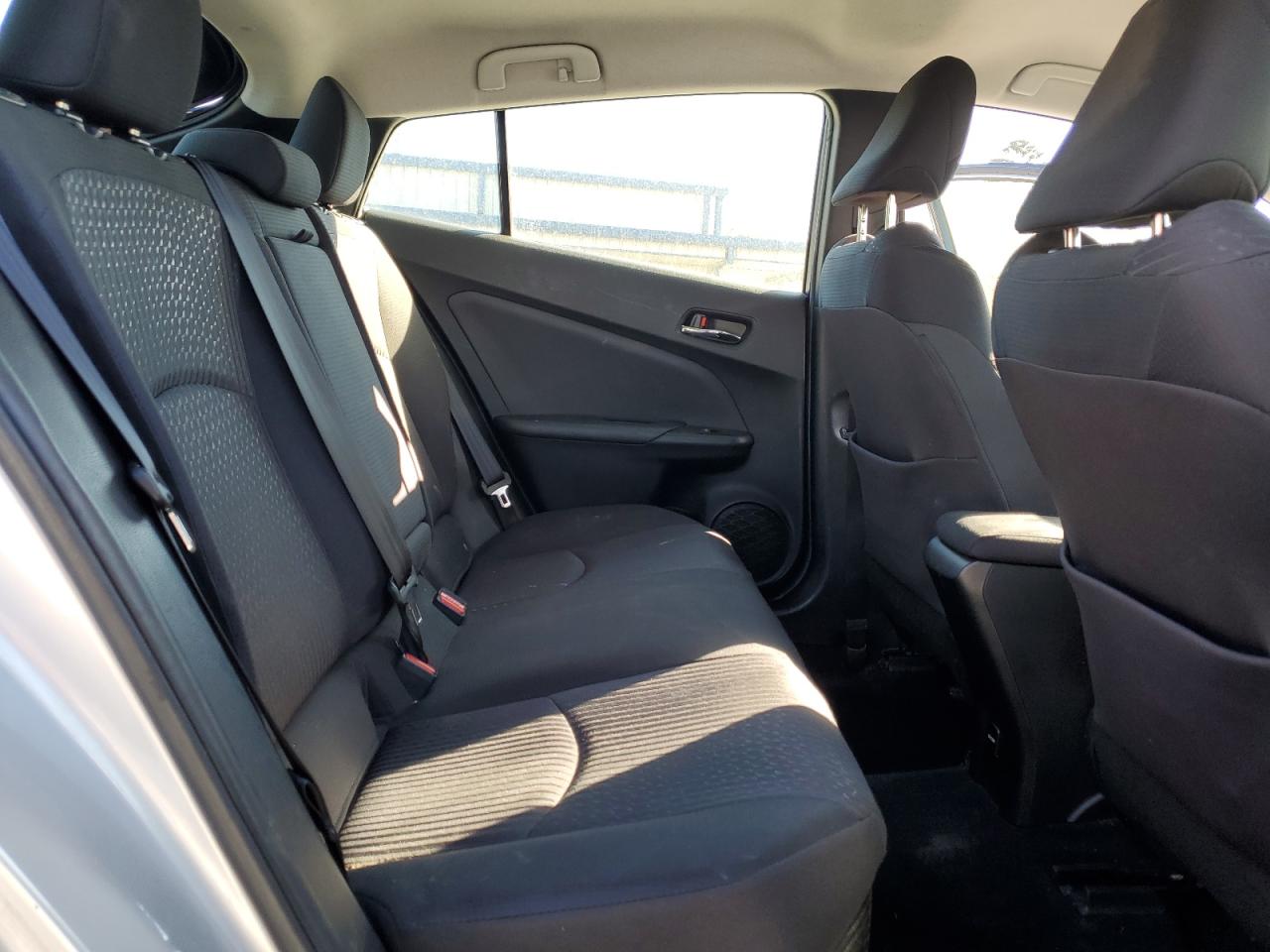 2017 Toyota Prius - Image 10