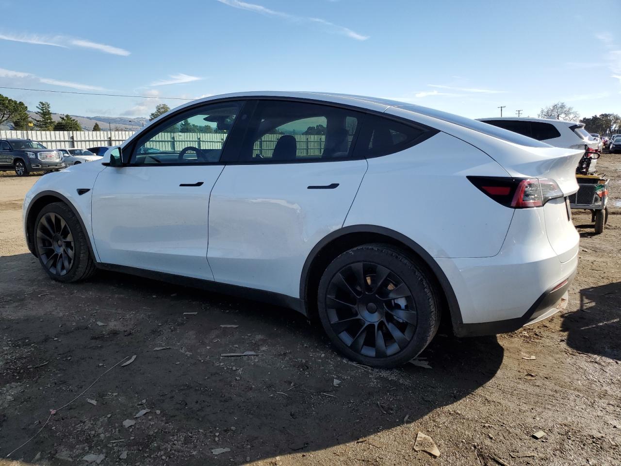 VIN 7SAYGAEE3RF043712 2024 TESLA MODEL Y no.2