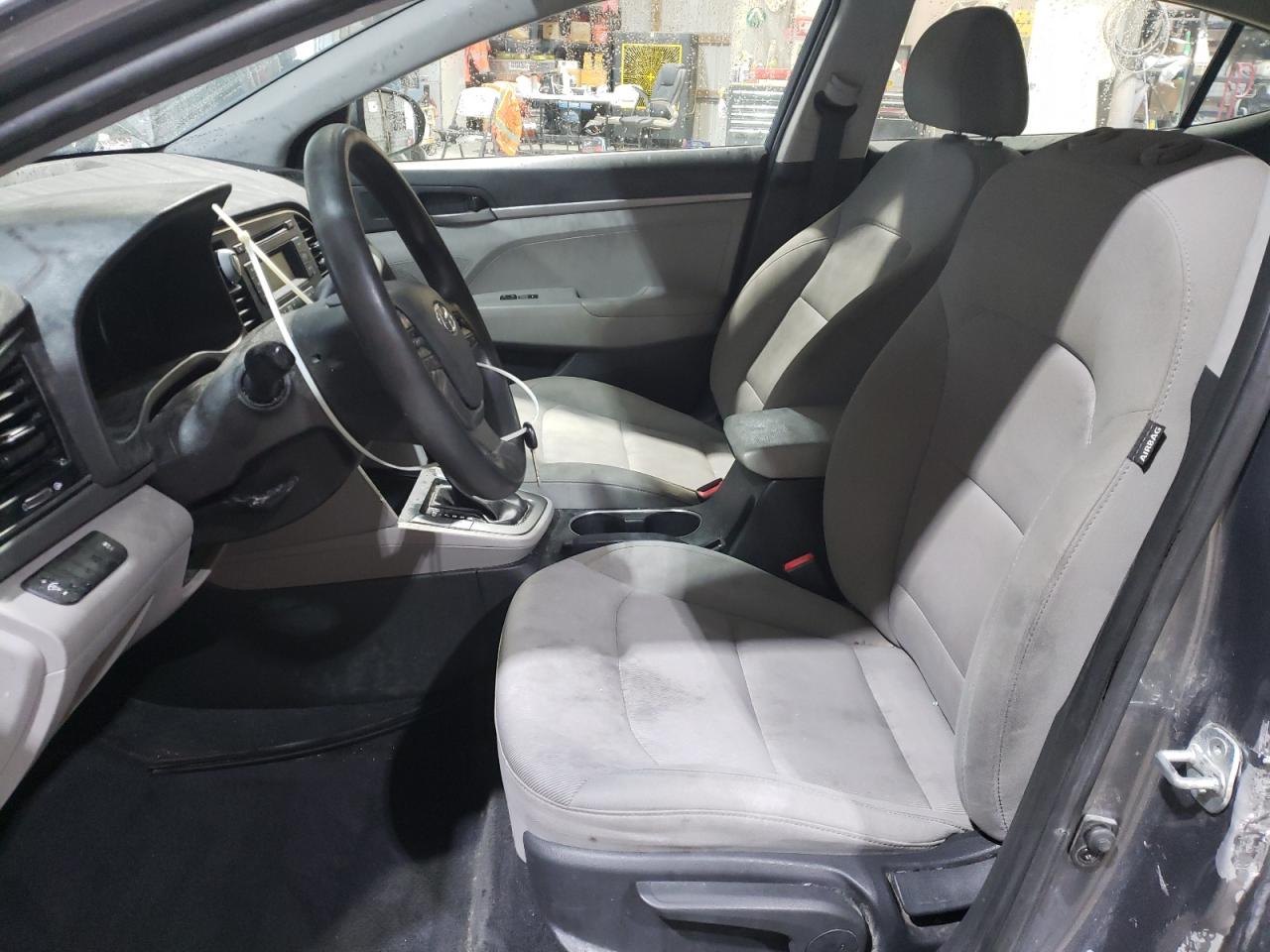 2018 Hyundai Elantra - Image 7