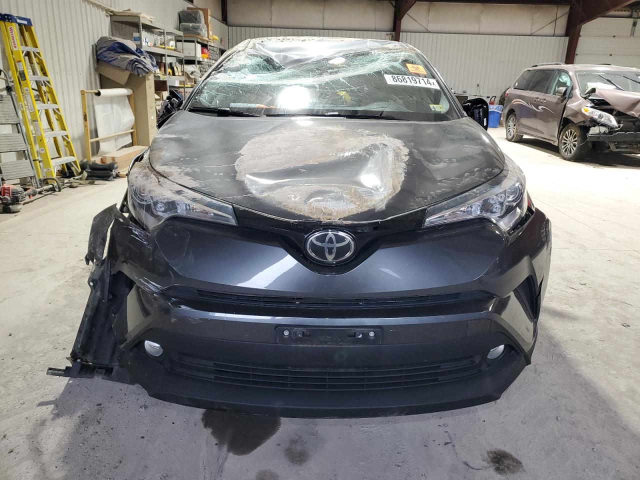 VIN NMTKHMBX8JR052296 2018 TOYOTA C-HR no.5