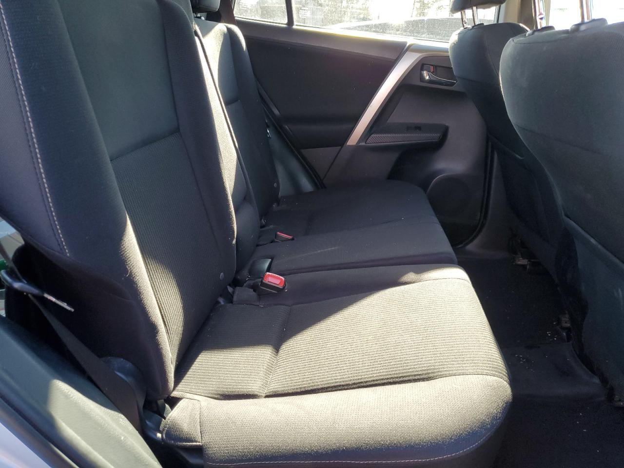 2015 Toyota RAV 4 - Image 11