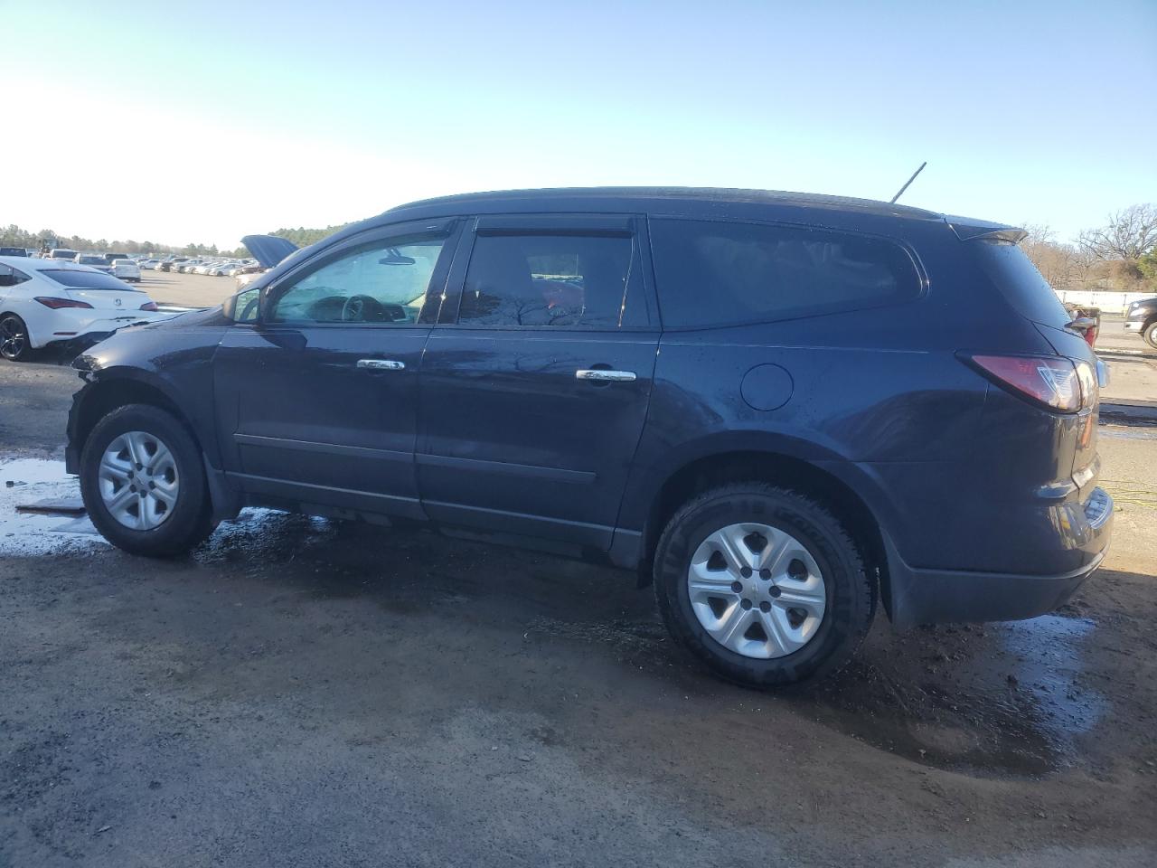 2015 Chevrolet Traverse - Image 2
