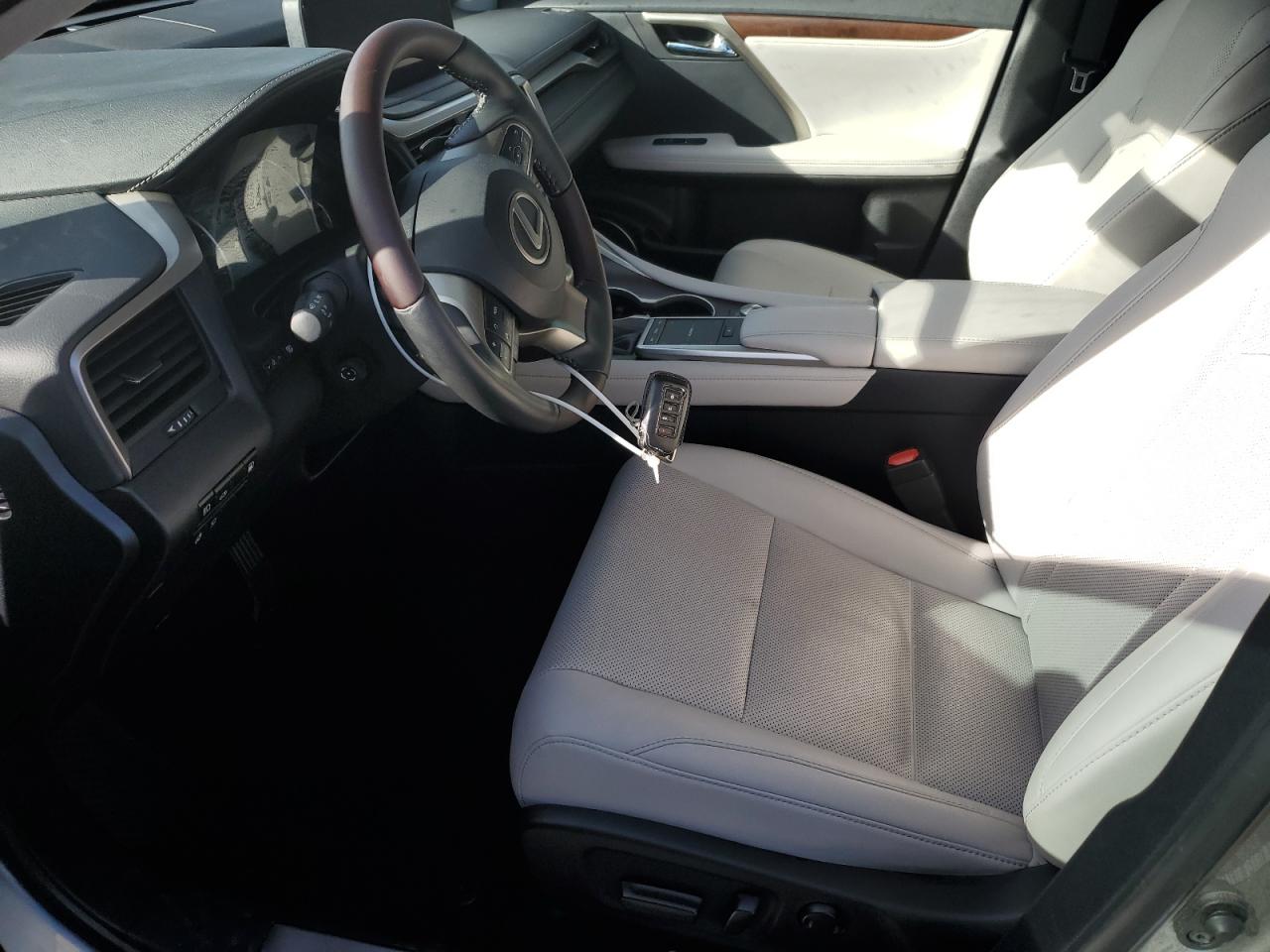 2022 Lexus RX - Image 7