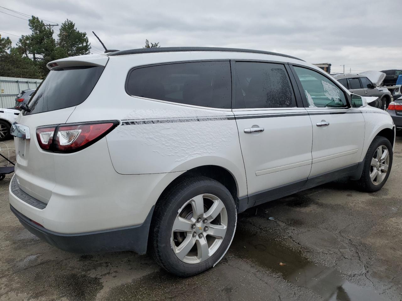 2017 Chevrolet Traverse - Image 3
