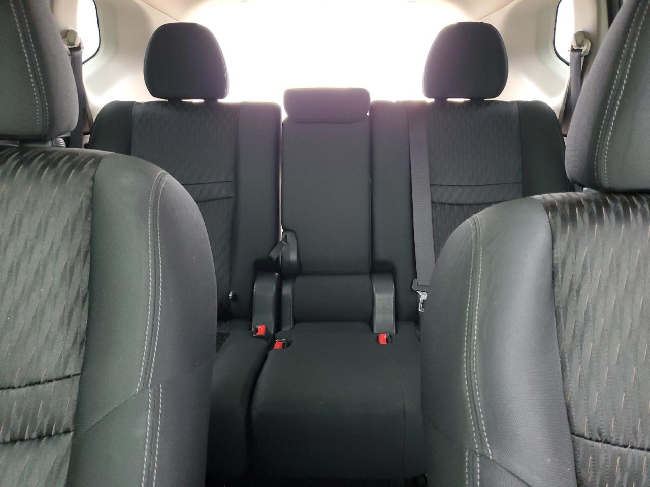 2018 Nissan Rogue - Image 10