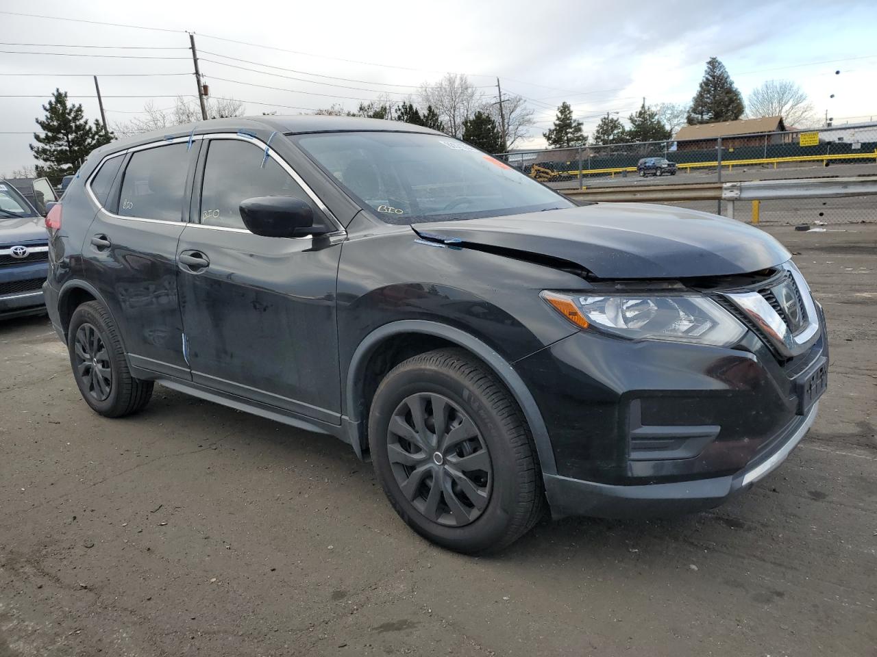 2017 Nissan Rogue - Image 4