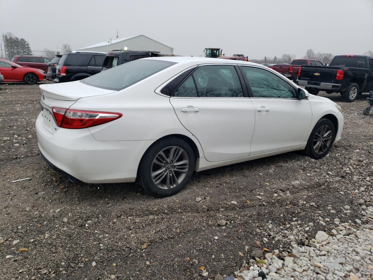 VIN 4T1BF1FK6GU123774 2016 TOYOTA CAMRY no.3