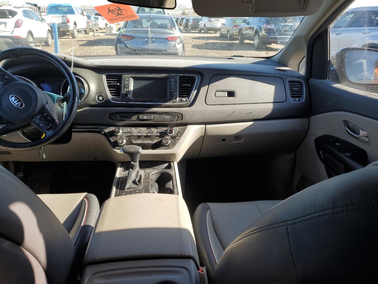 2017 Kia Sedona - Image 8