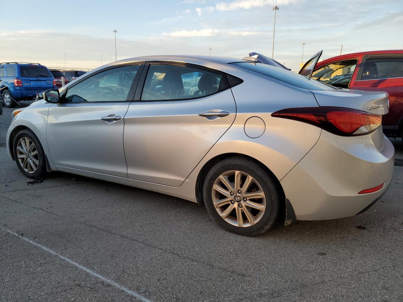 2016 Hyundai Elantra - Image 2