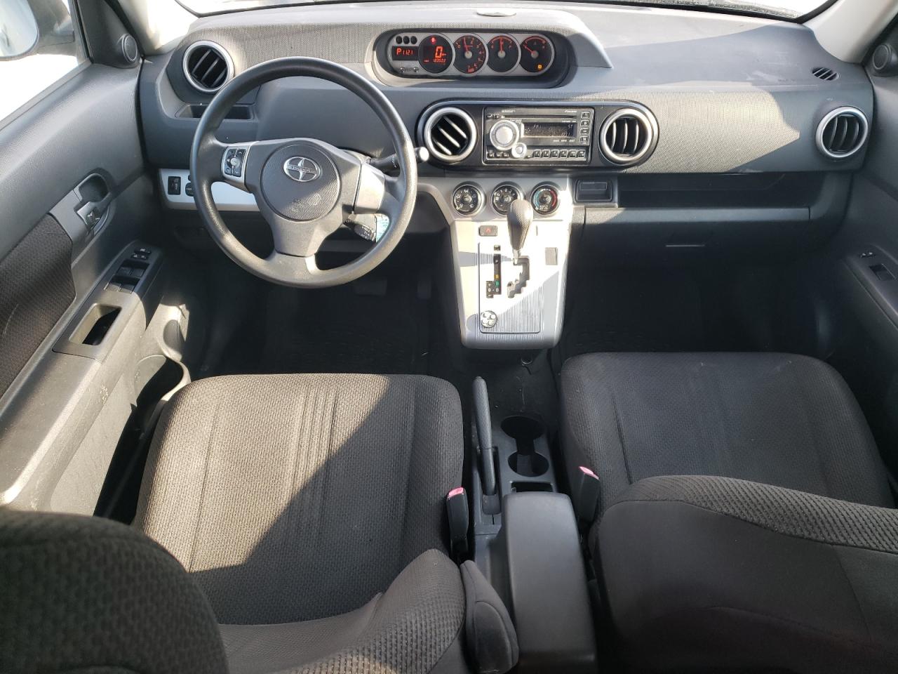 2010 Scion xB - Image 8