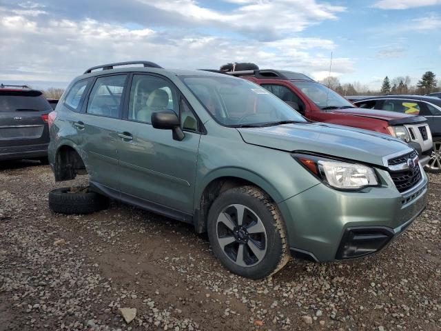  SUBARU FORESTER 2017 Зеленый