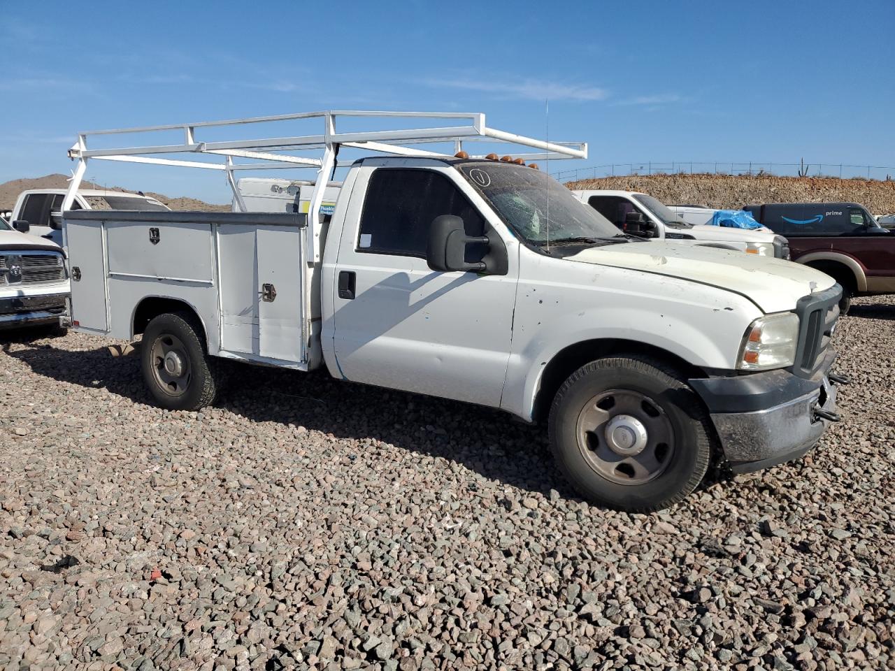 2005 Ford F350 - Image 4