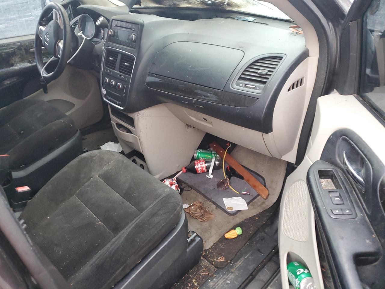 2015 Dodge Caravan - Image 8