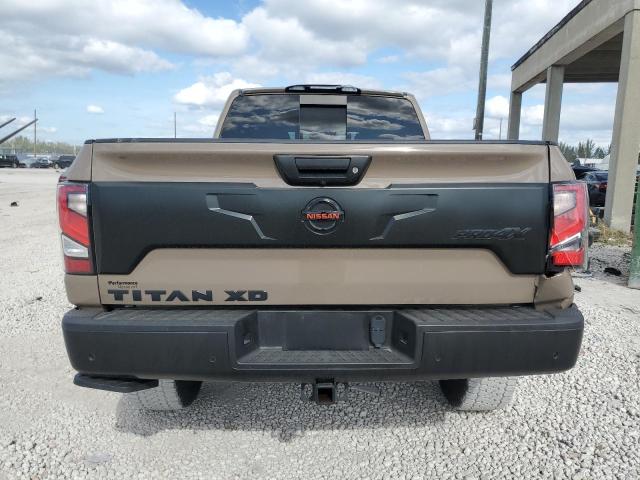  NISSAN TITAN 2021 Brązowy