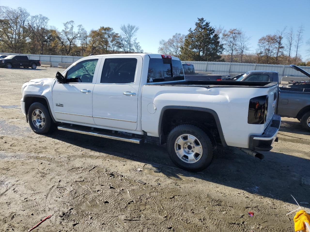 2016 GMC Sierra - Image 2