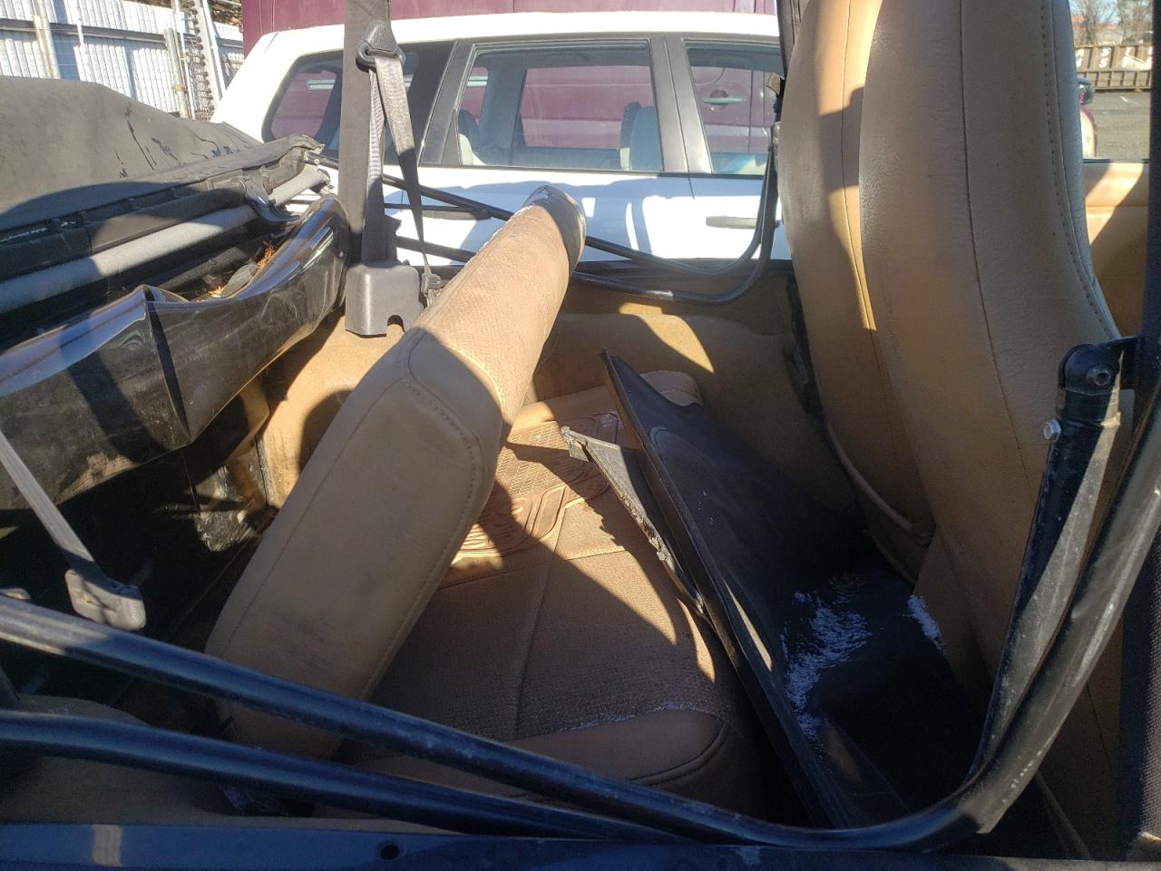 1998 Jeep Wrangler / Tj Sport VIN: 1J4FY19S3WP714437 Lot: 82819954