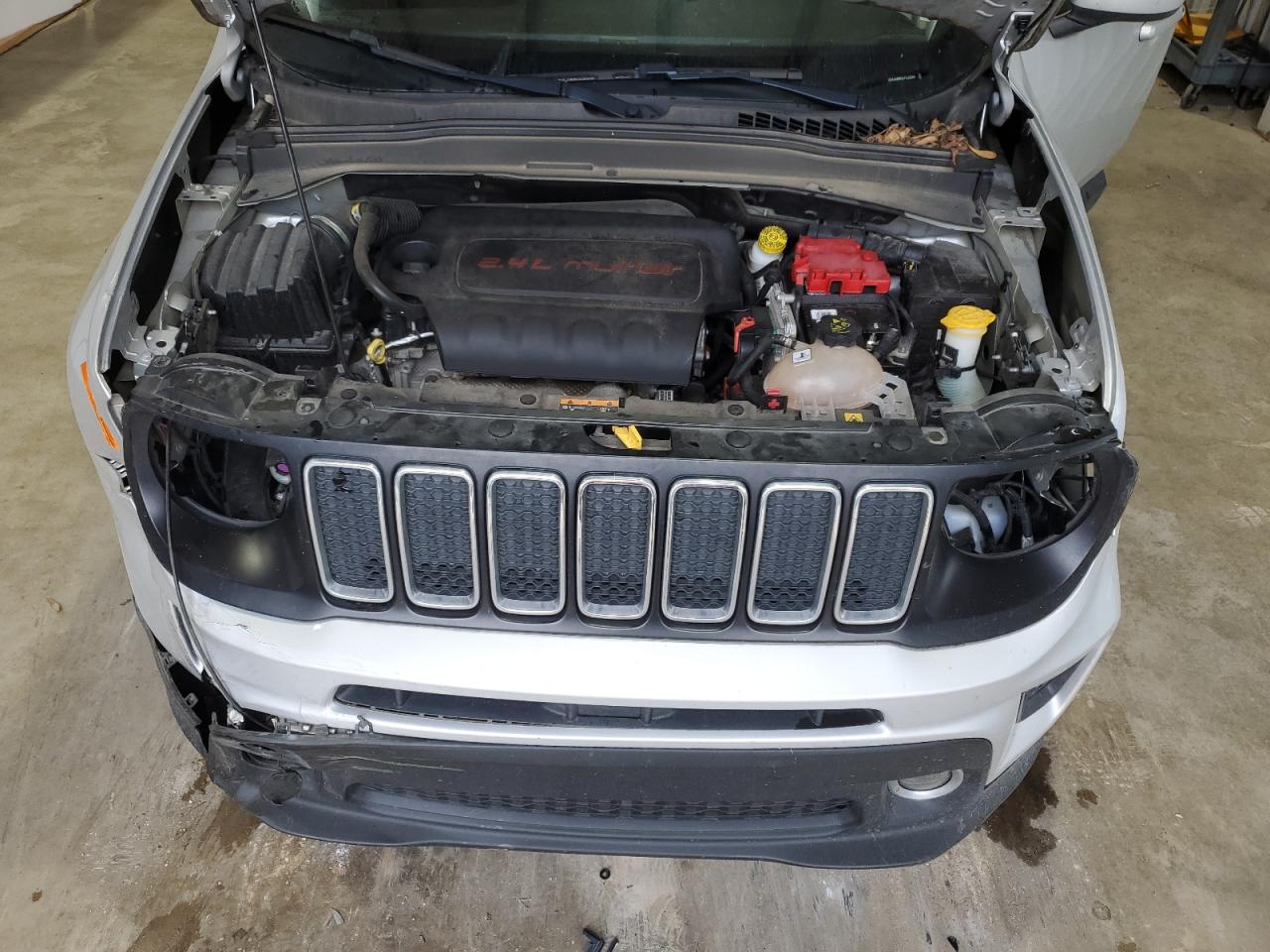 2020 Jeep Renegade - Image 11