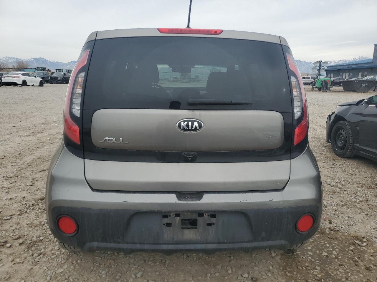 VIN KNDJN2A24K7025768 2019 KIA SOUL no.6