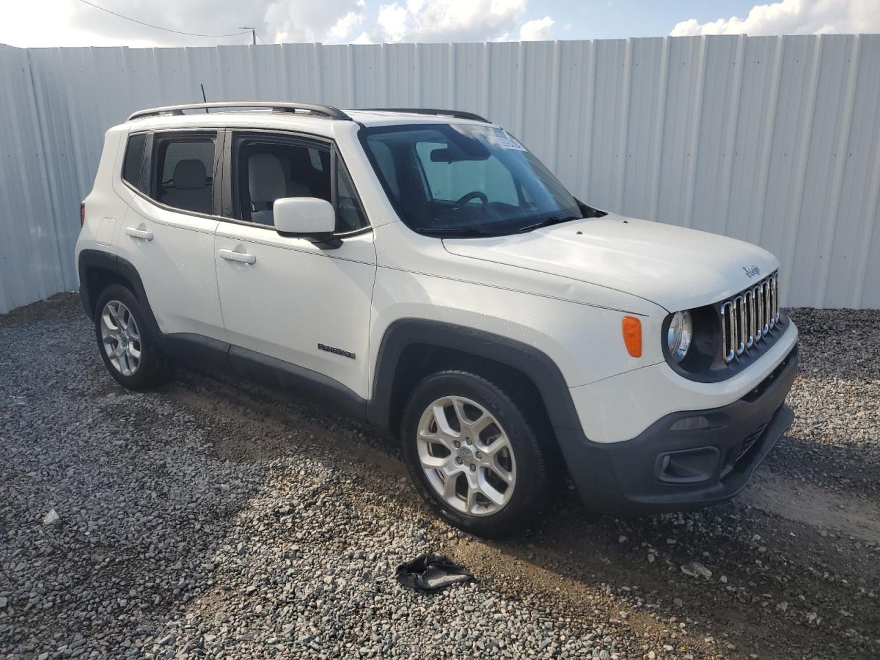 2018 Jeep Renegade - Image 4