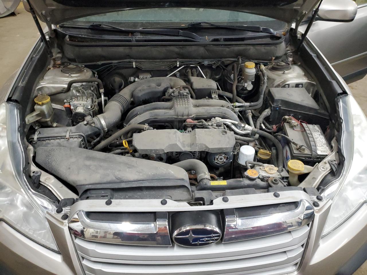 2014 Subaru Outback - Image 12