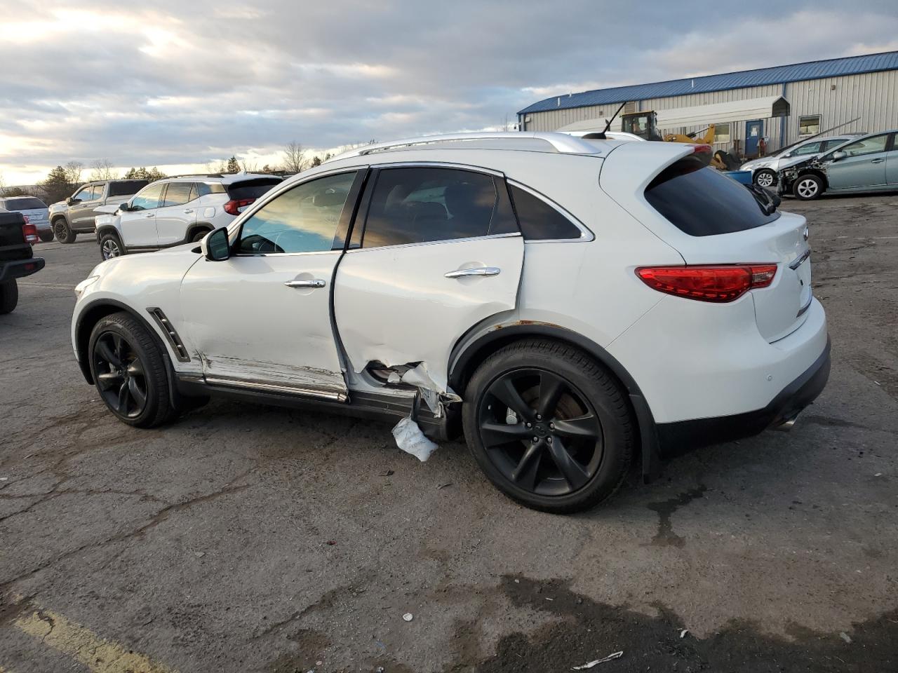 2011 Infiniti FX - Image 2