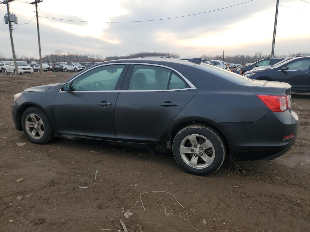 VIN 1G11C5SL2FF272273 2015 CHEVROLET MALIBU no.2