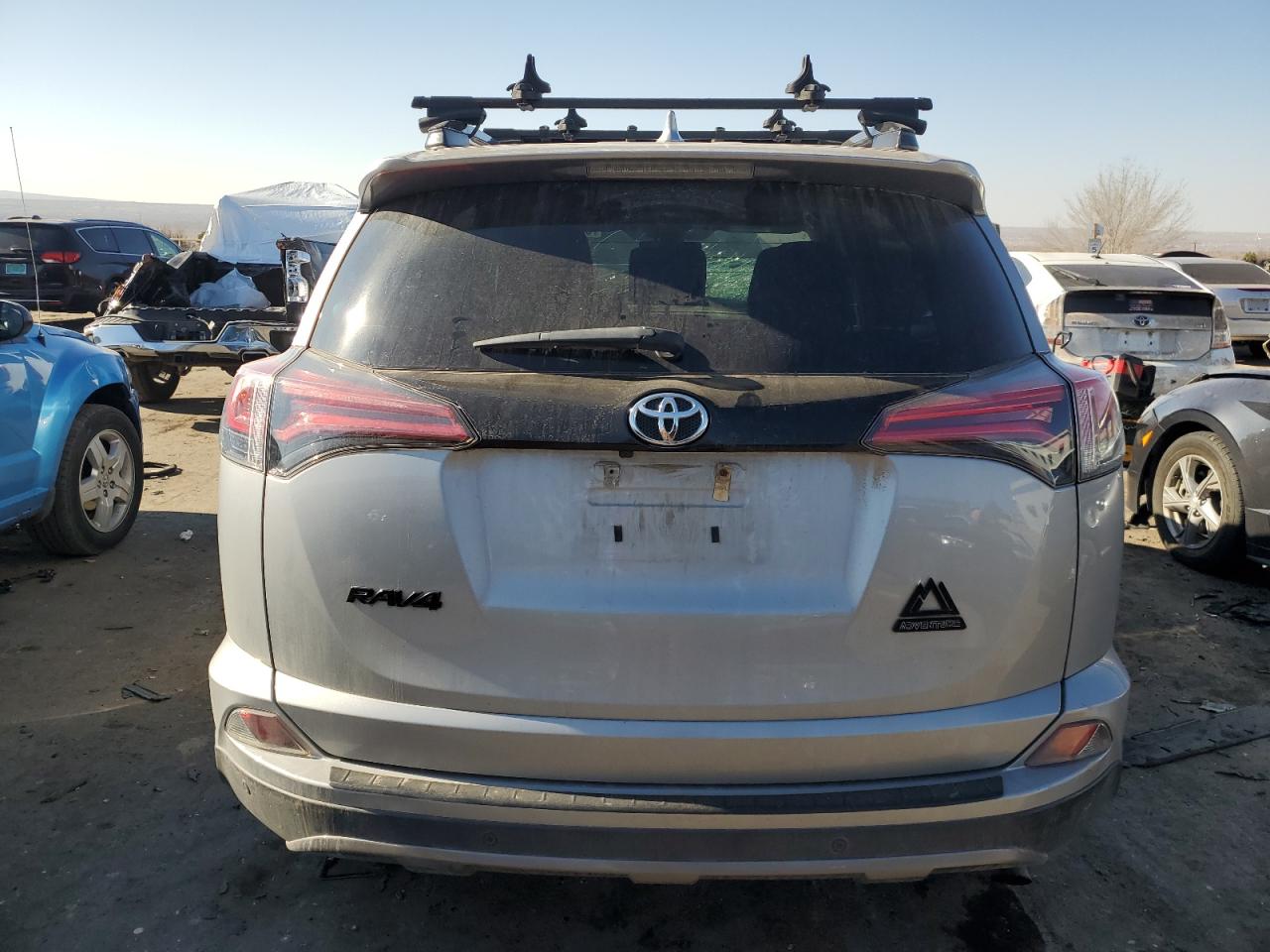 VIN 2T3RFREV8JW829314 2018 TOYOTA RAV4 no.6