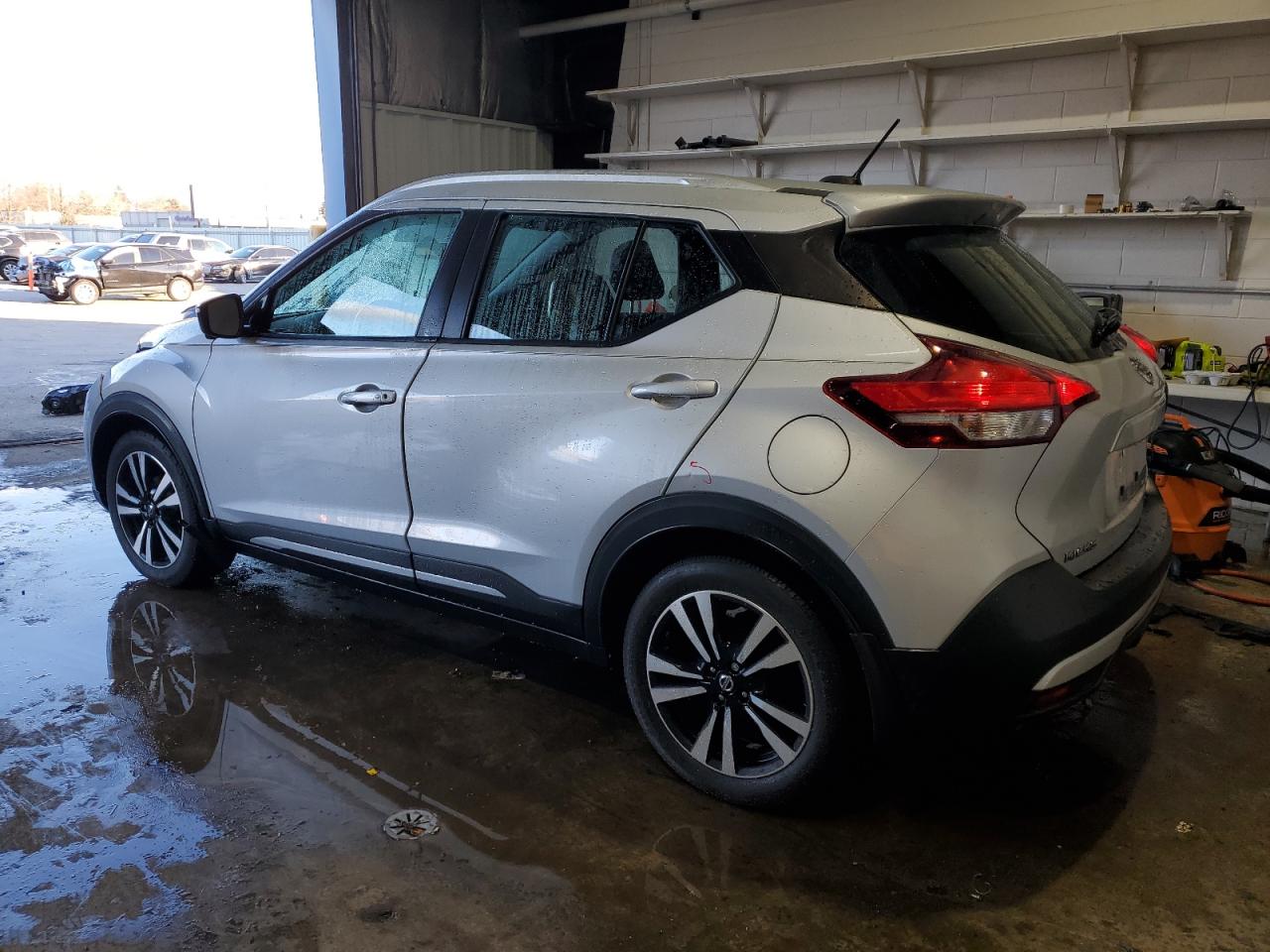 VIN 3N1CP5CU9KL498664 2019 NISSAN KICKS no.2