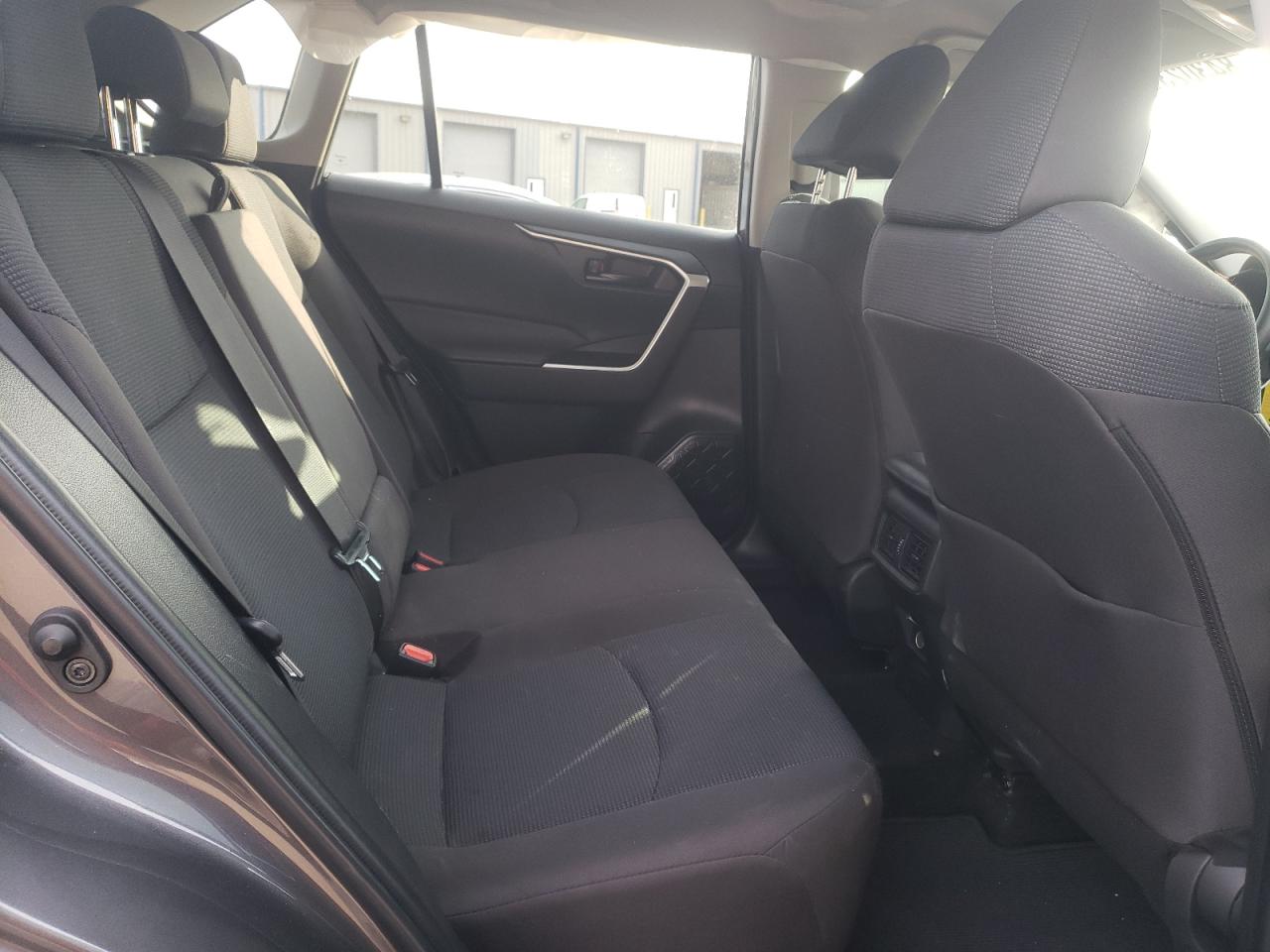 2023 Toyota RAV 4 - Image 11