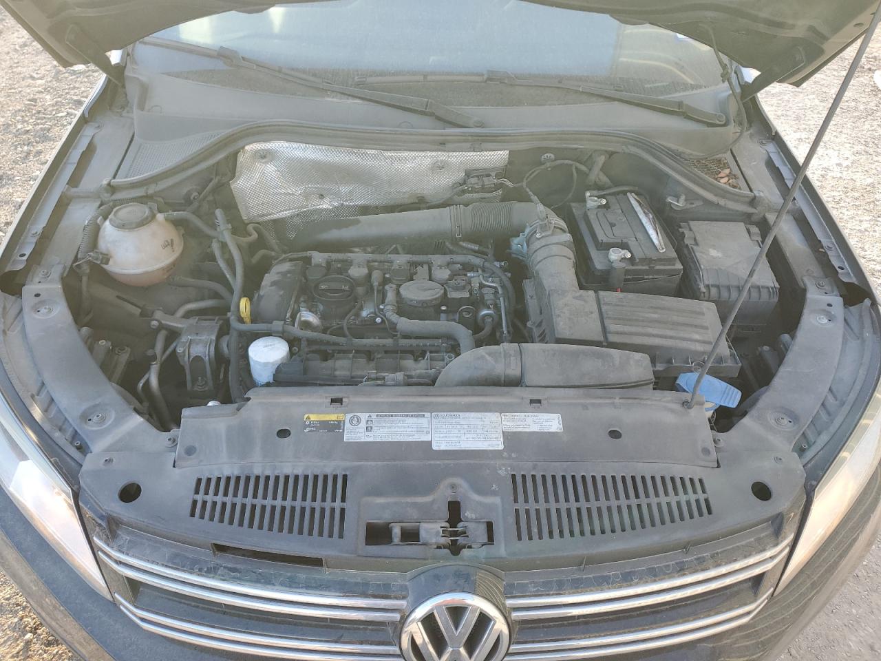 2017 Volkswagen Tiguan - Image 11