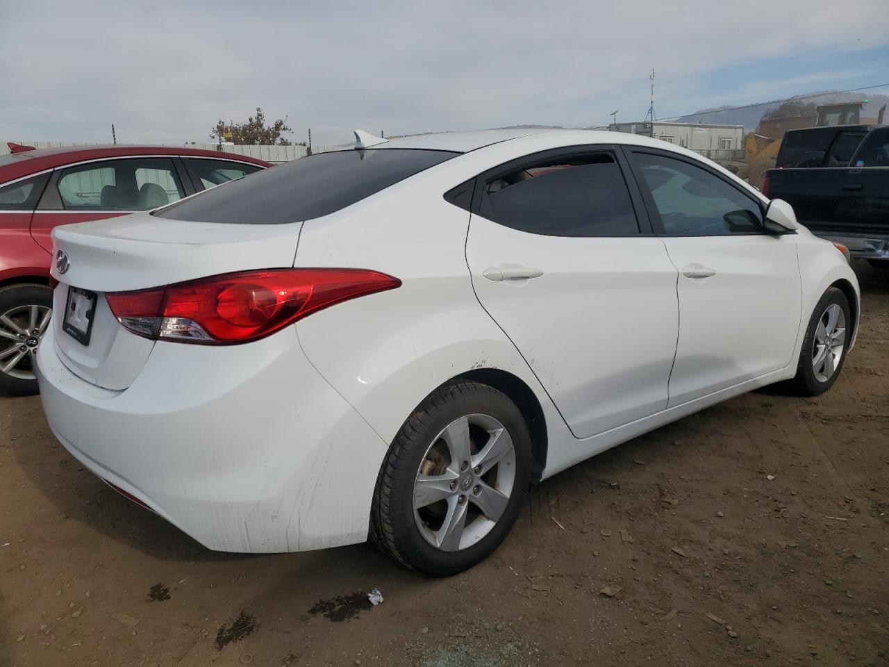 VIN 5NPDH4AE6DH307385 2013 HYUNDAI ELANTRA no.3