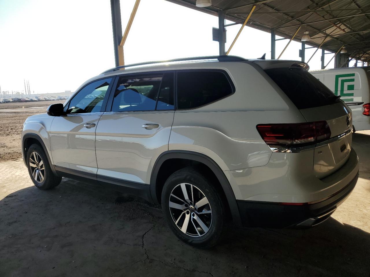 2021 Volkswagen Atlas - Image 2